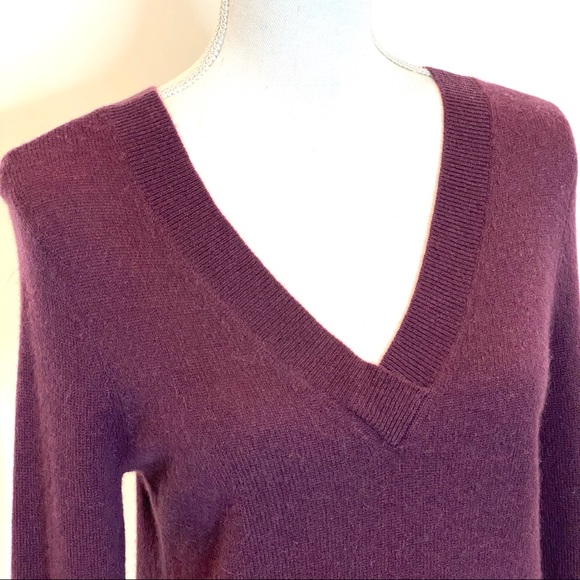 HALOGEN | Double V Cashmere Sweater - Picture 2 of 8